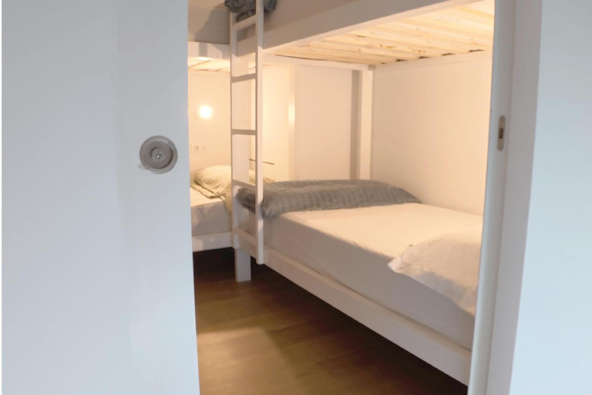 Aiora Hostal *